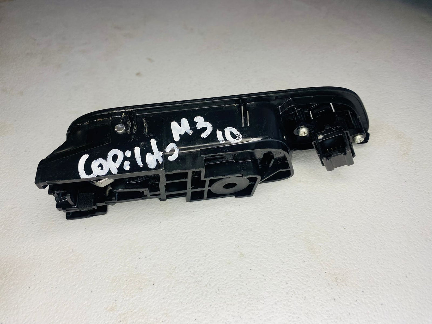 MANECILLA INTERNA DELANTERA IZQUIERDA MAZDA 3 2010-2013