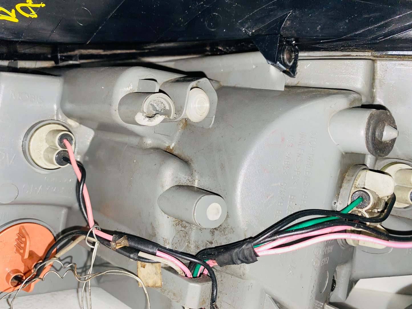 STOP IZQUIERDO PARA HYUNDAI ELANTRA (2011-2013)