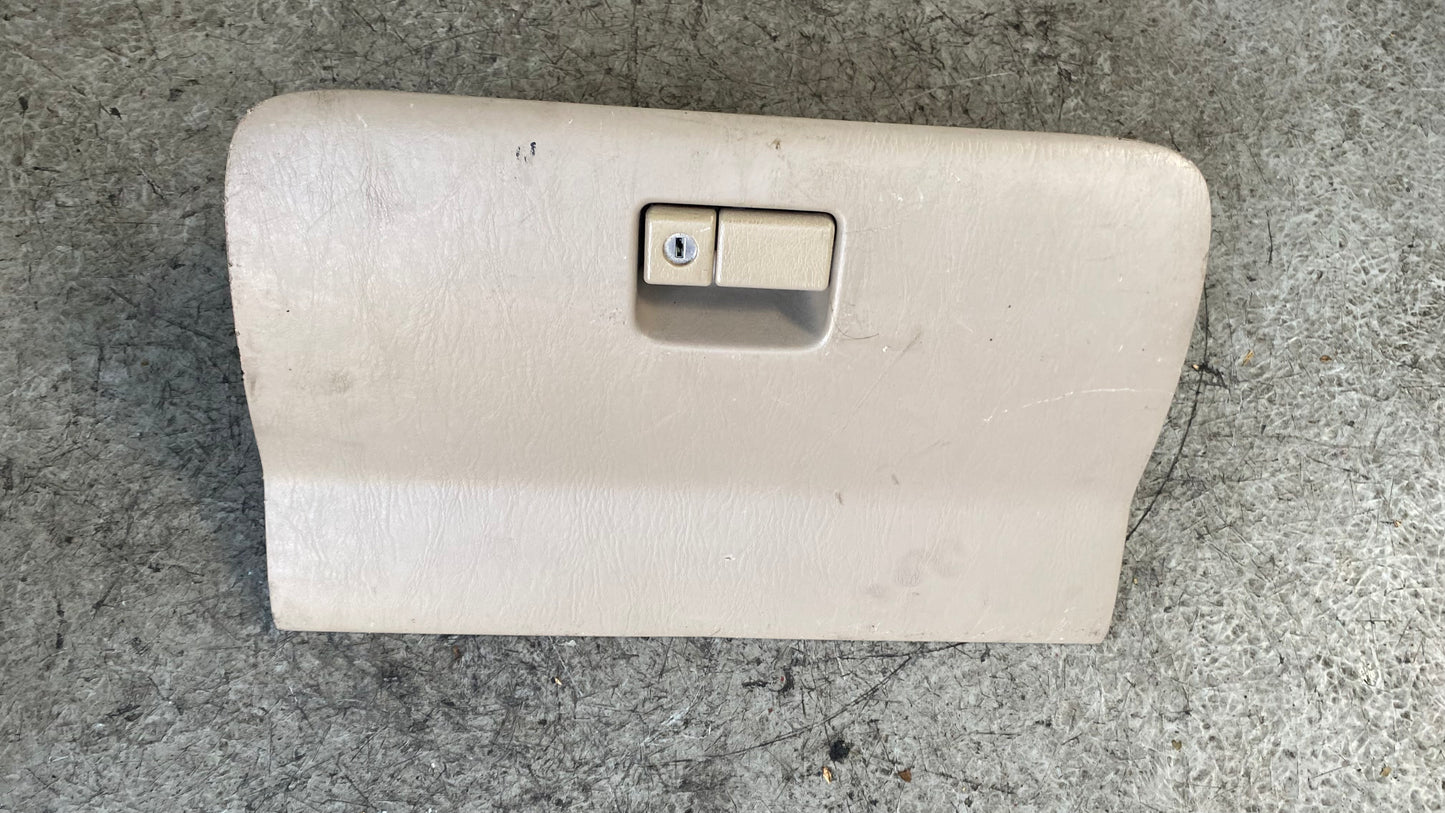 GUANTERA HYUNDAI ACCENT 2010