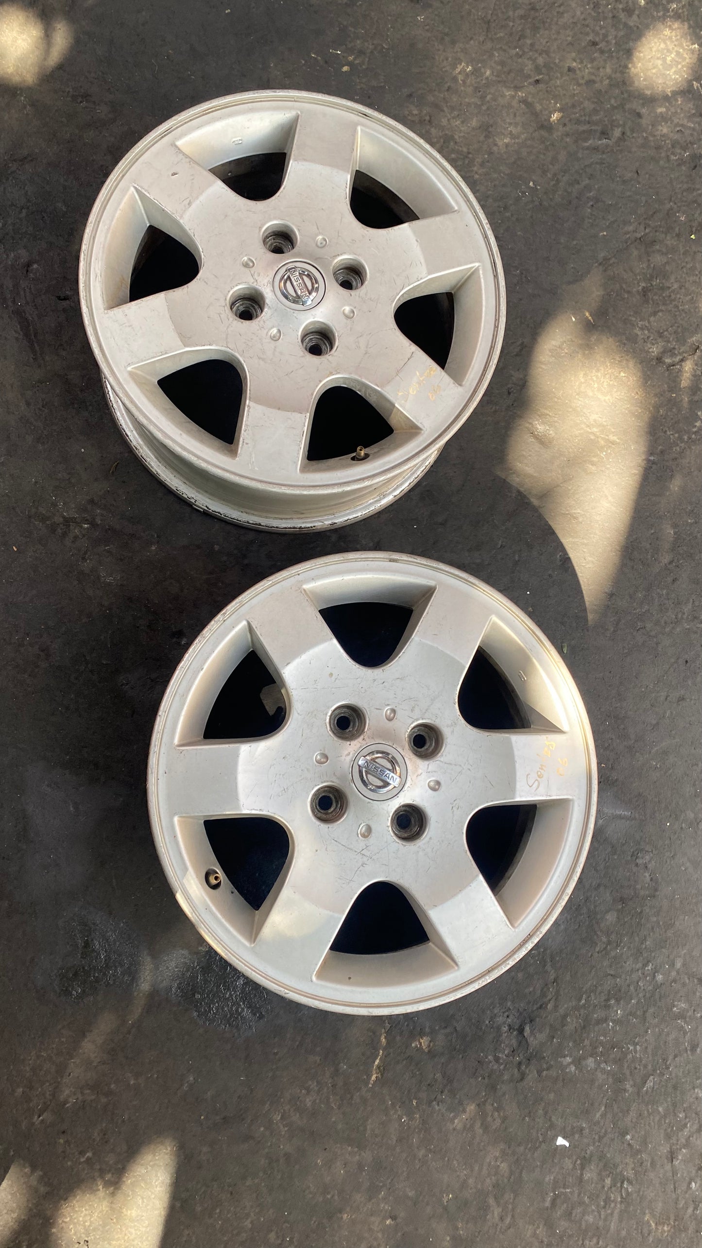 PAR DE AROS NISSAN SENTRA 2006