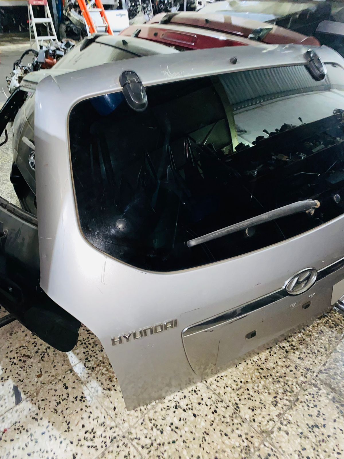 COMPUERTA PARA HYUNDAI TUCSON 2004-2009