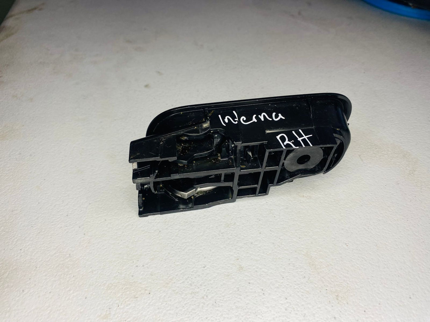 MANECILLA INTERNA DELANTERA DERECHA MAZDA 2 2011