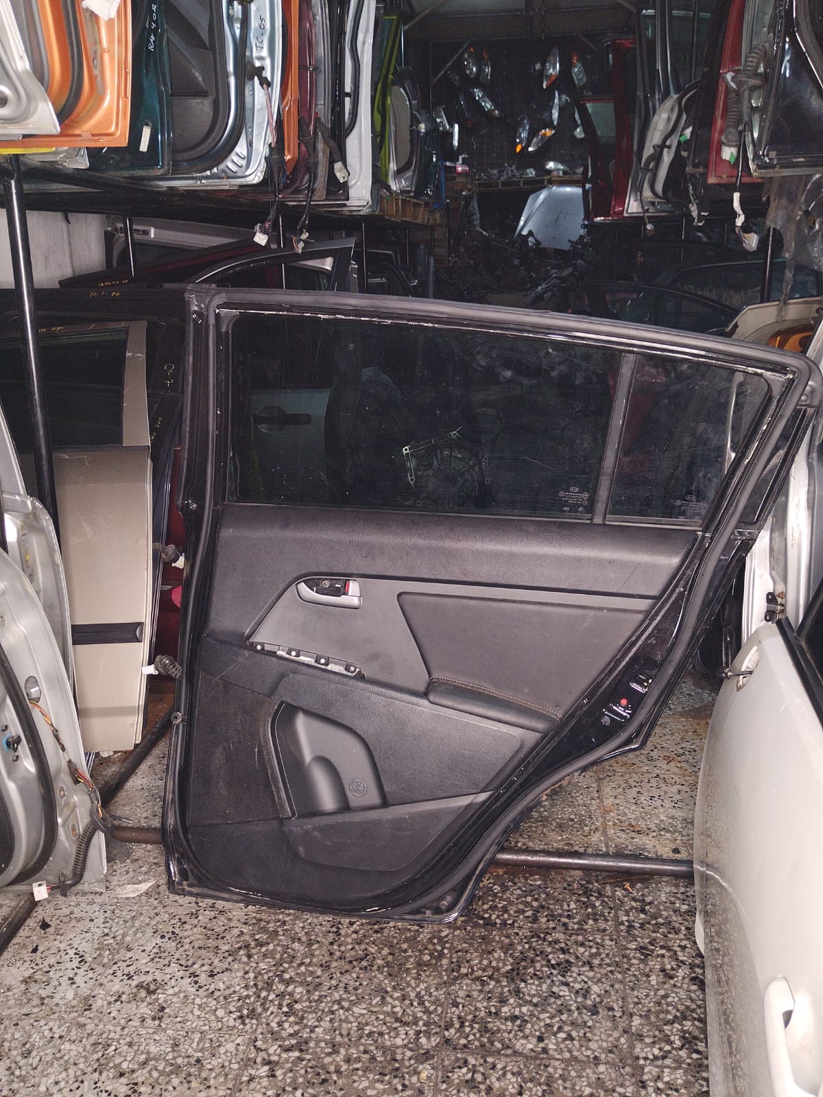 PUERTA TRASERA DERECHA DE KIA SPORTAGE 2012