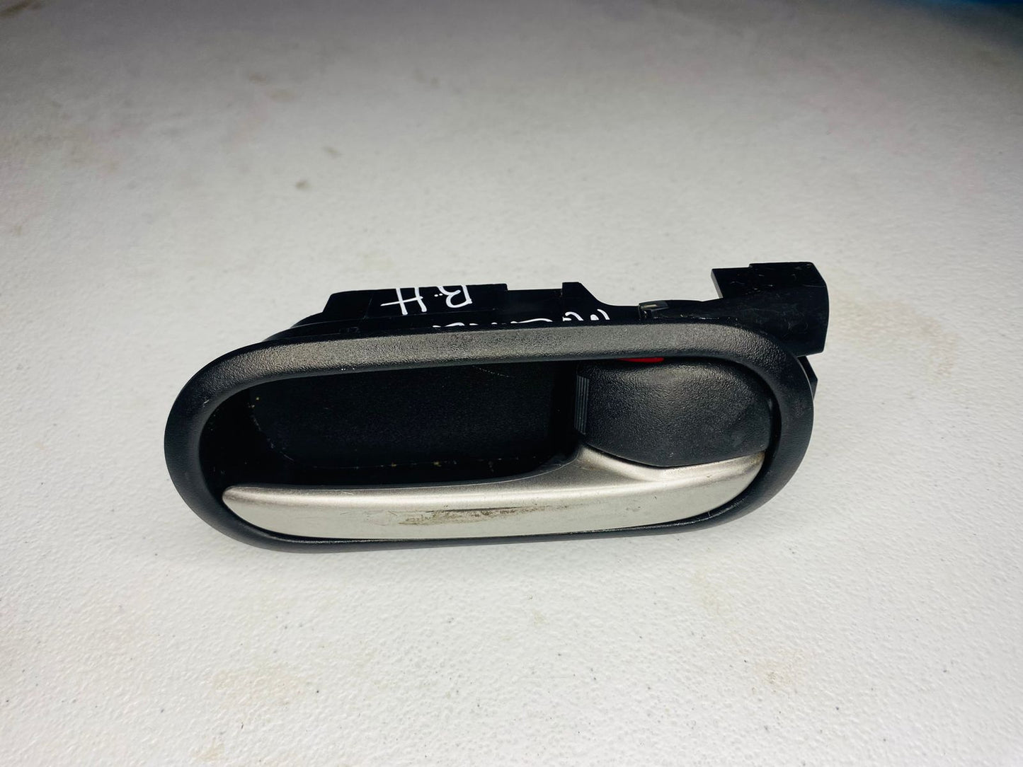 MANECILLA INTERNA DELANTERA DERECHA MAZDA 2 2011