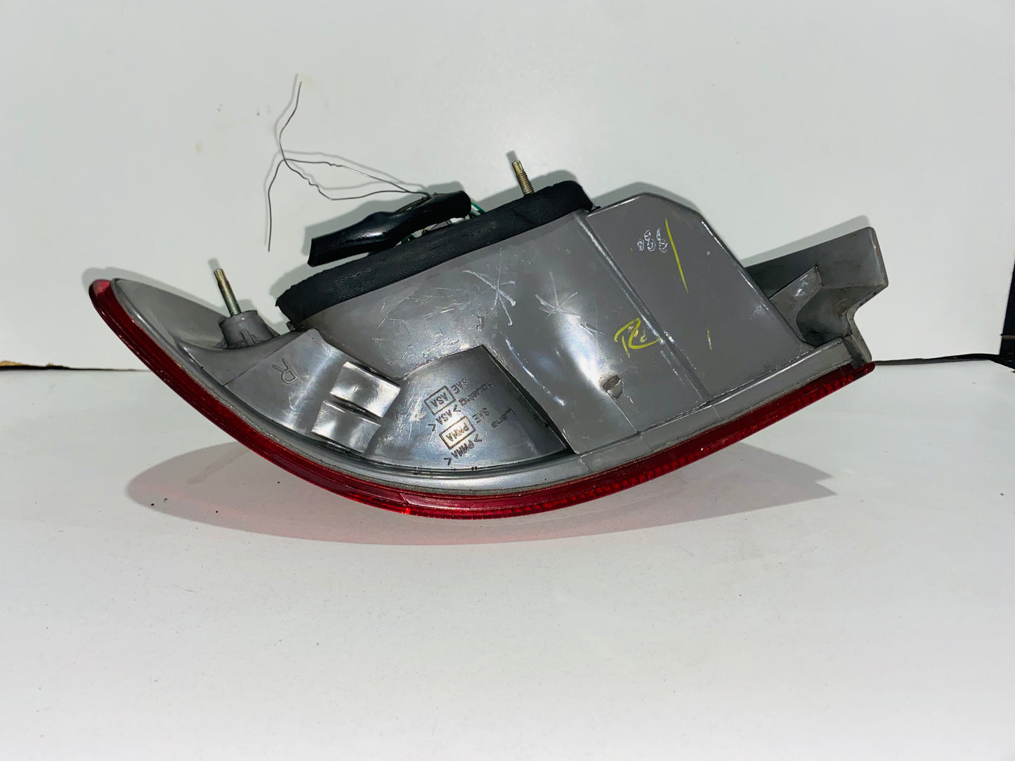 STOP IZQUIERDO PARA TOYOTA COROLLA (1998-2002)