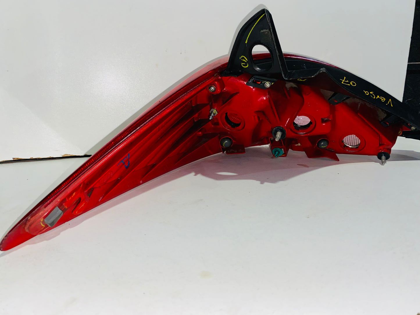 STOP DERECHO PARA NISSAN VERSA (2007-2012)