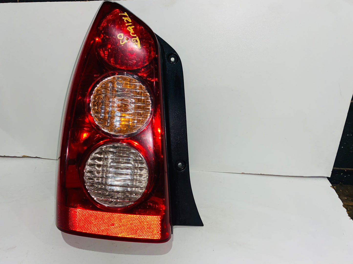 STOP IZQUIERDO PARA MAZDA TRIBUTE (2005-2006)