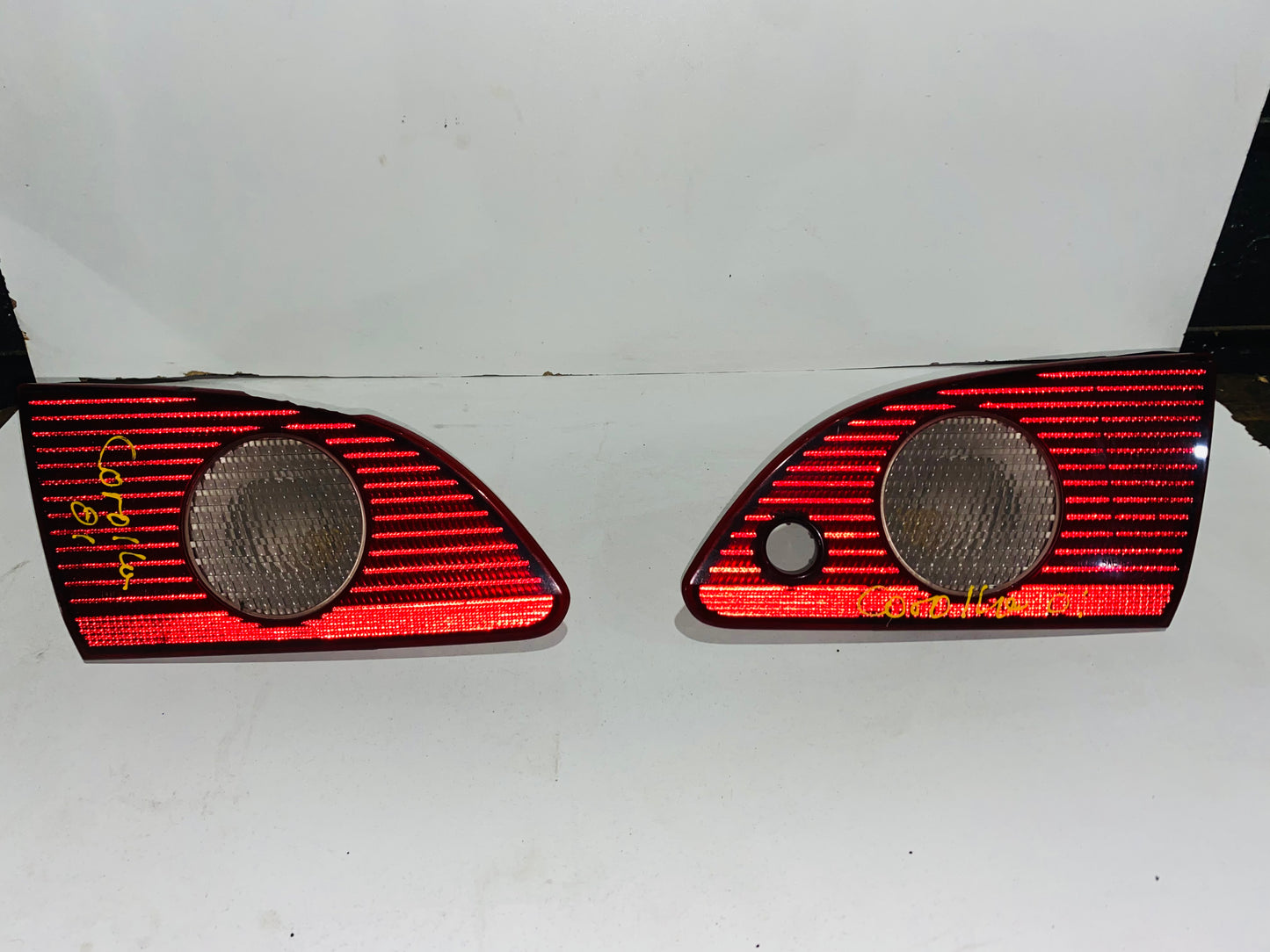 STOP DE BAÚL PARA TOYOTA COROLLA (1998-2002)