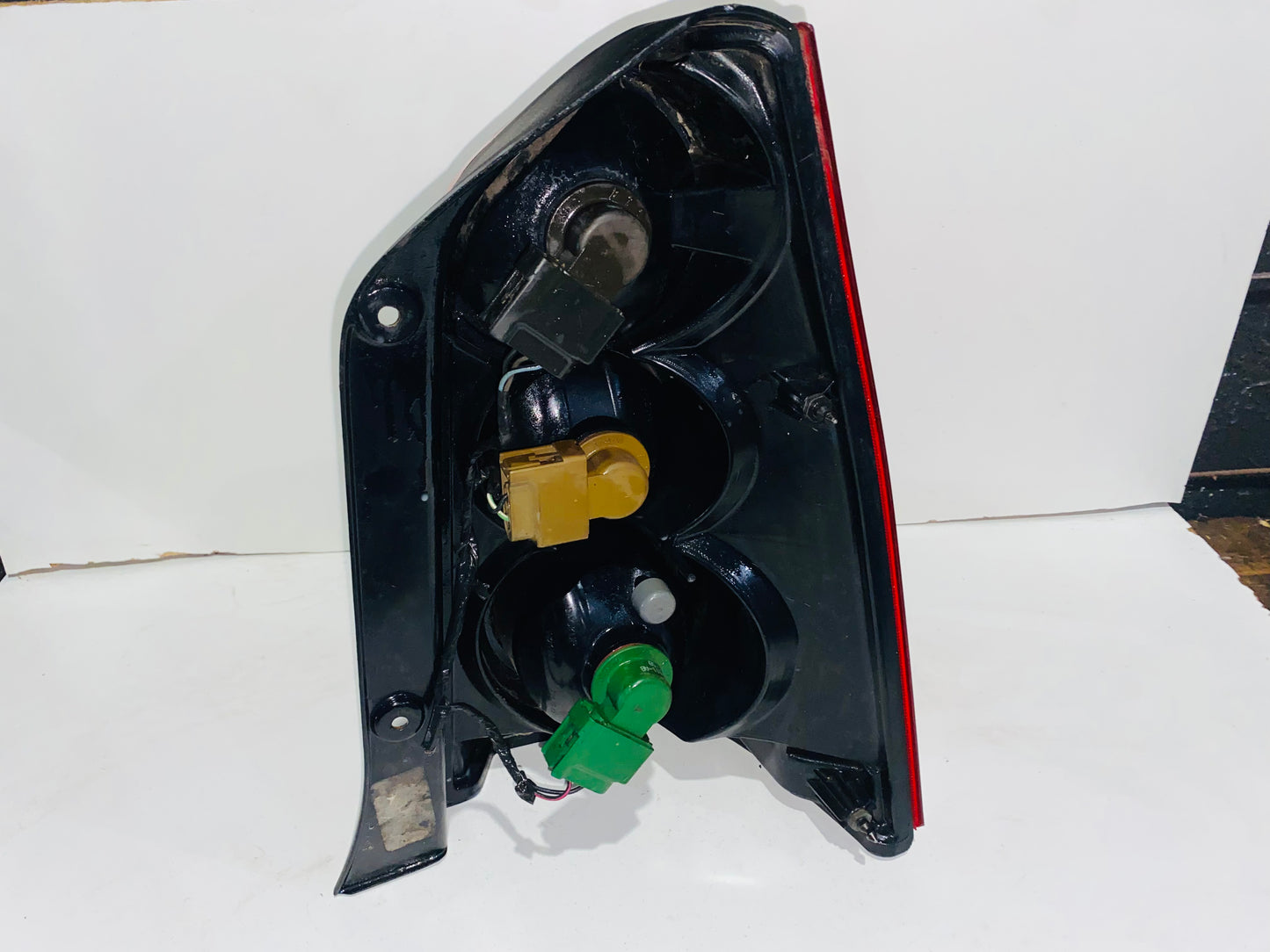 STOP IZQUIERDO PARA MAZDA TRIBUTE (2005-2006)