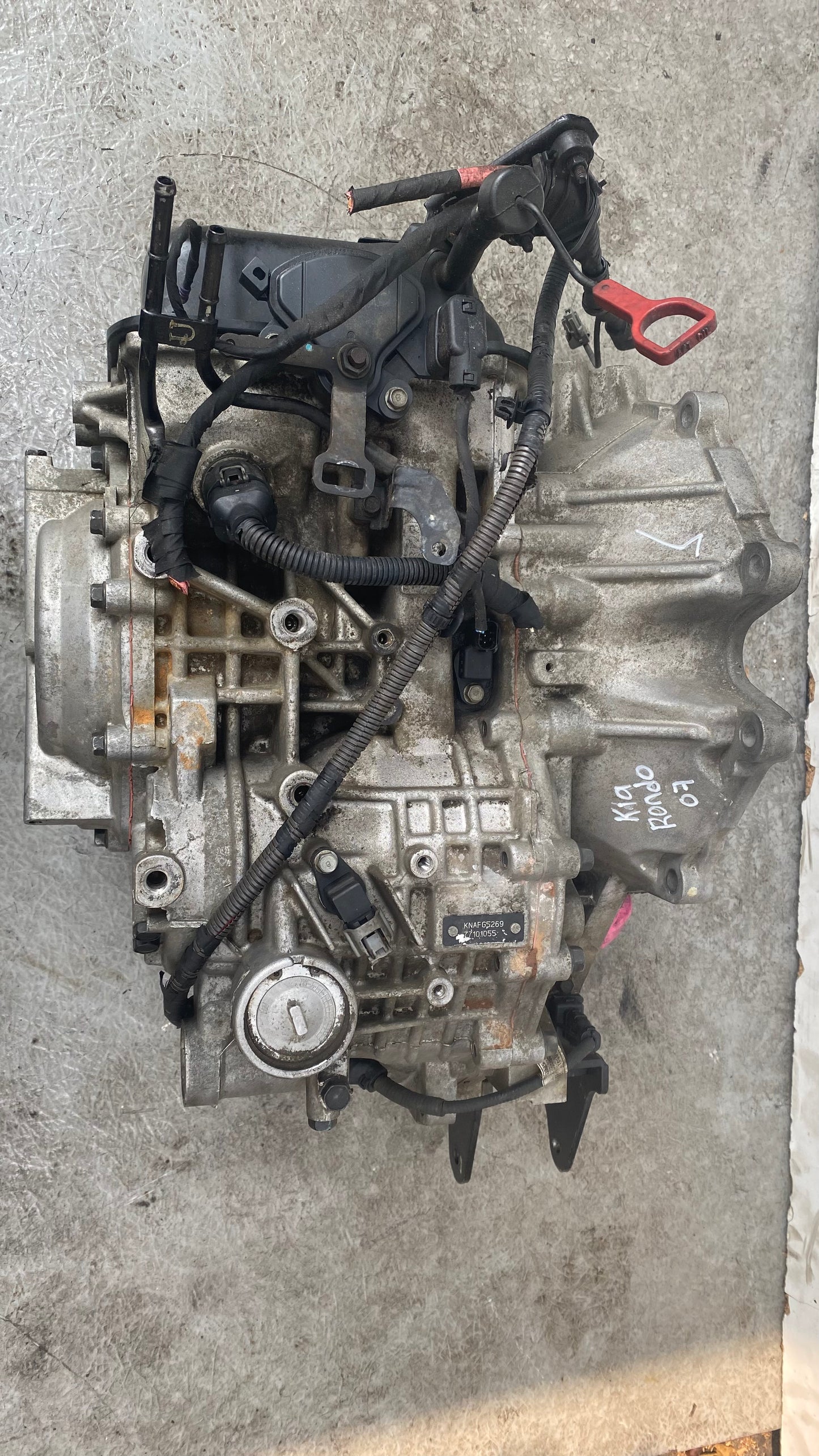 CAJA AUTOMATICA KIA RONDO 2007 2.7