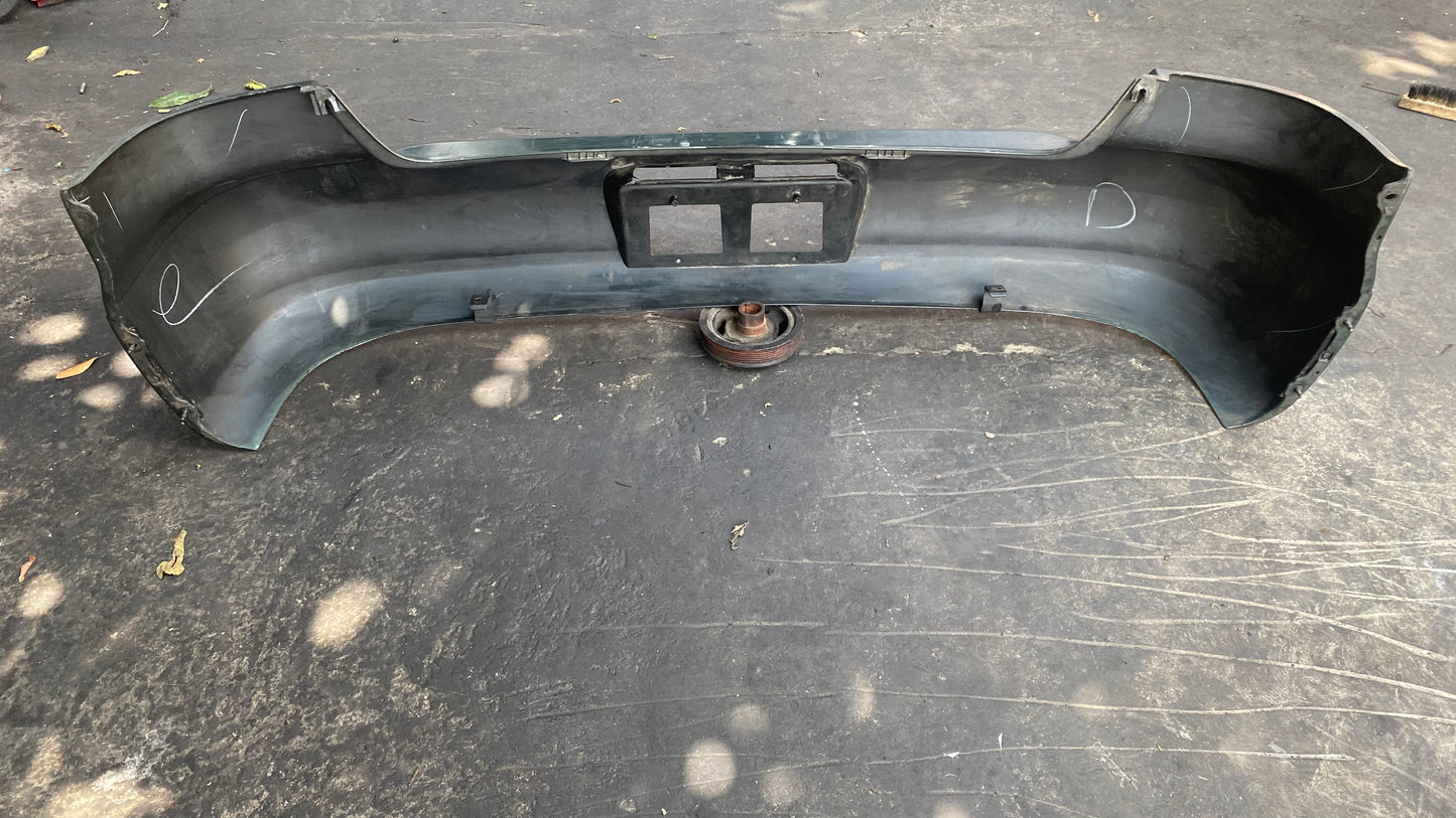 BUMPER TRASERO TOYOTA COROLLA 2001