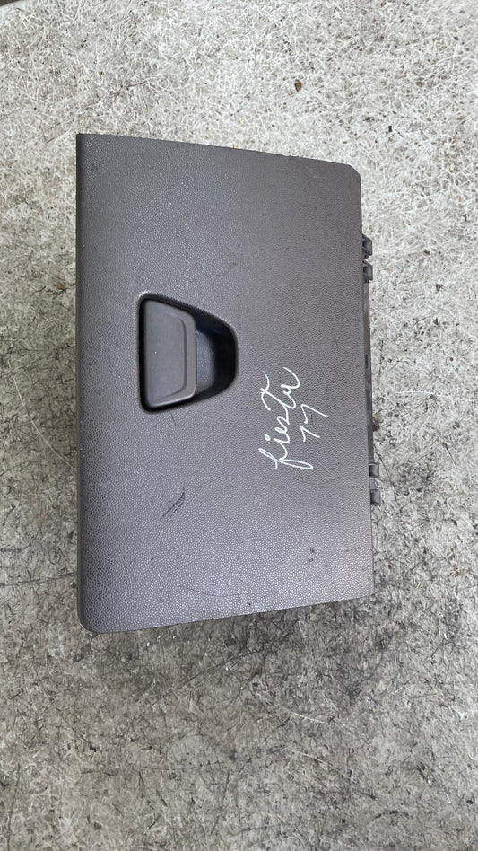 GUANTERA FORD FIESTA 2011