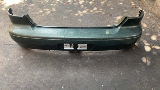 BUMPER TRASERO TOYOTA COROLLA 2001