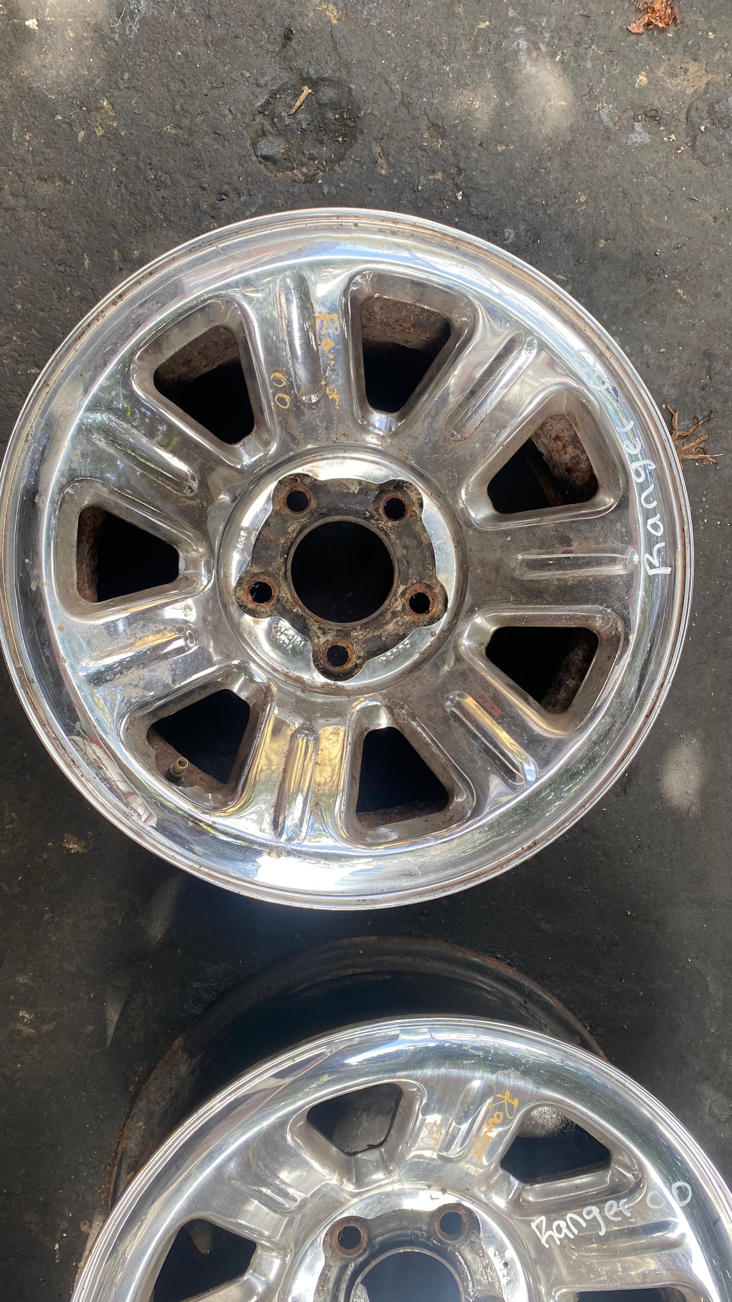 PAR DE AROS FORD RANGER 2000