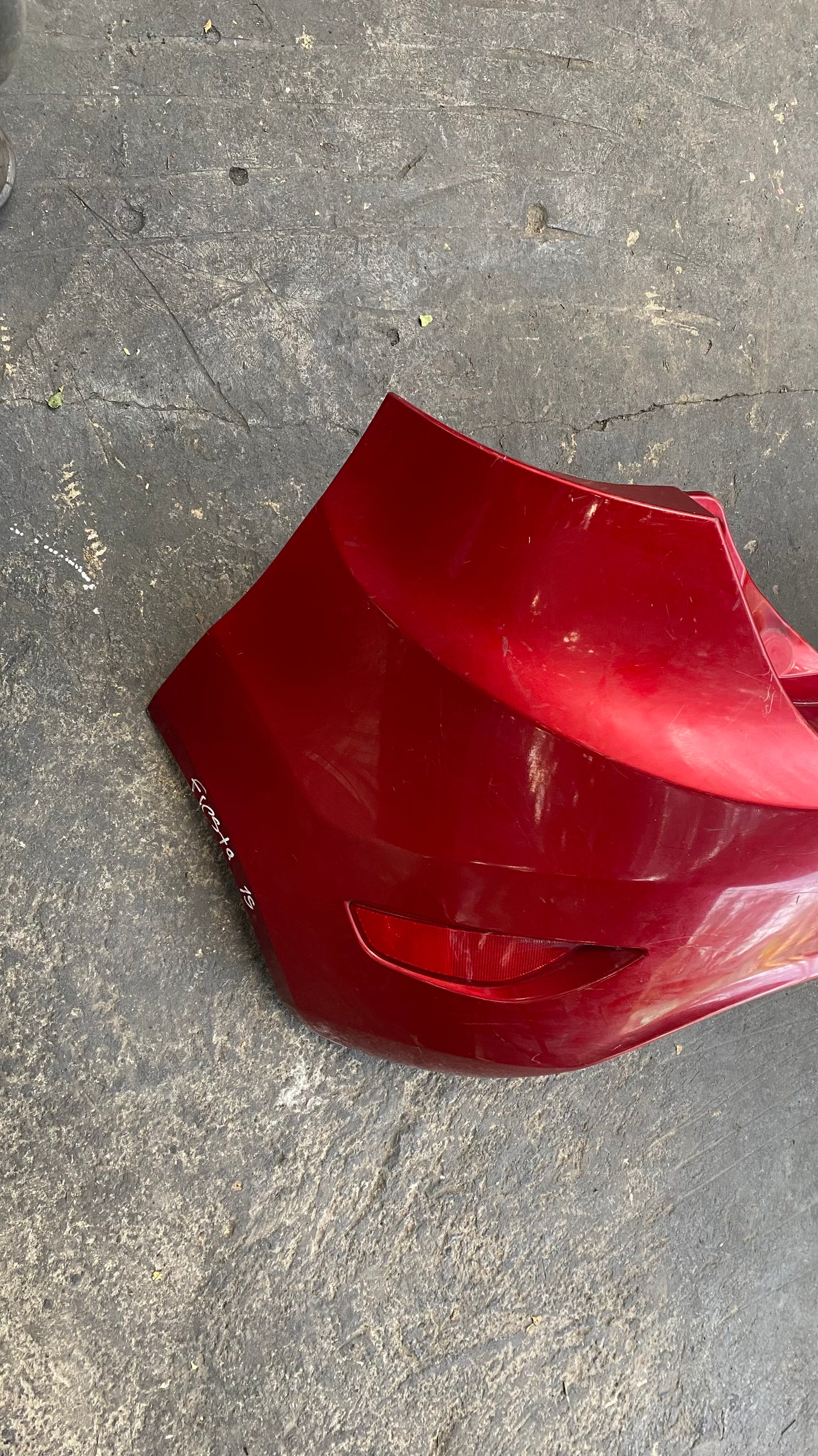 BUMPER TRASERO FORD FIESTA 2015