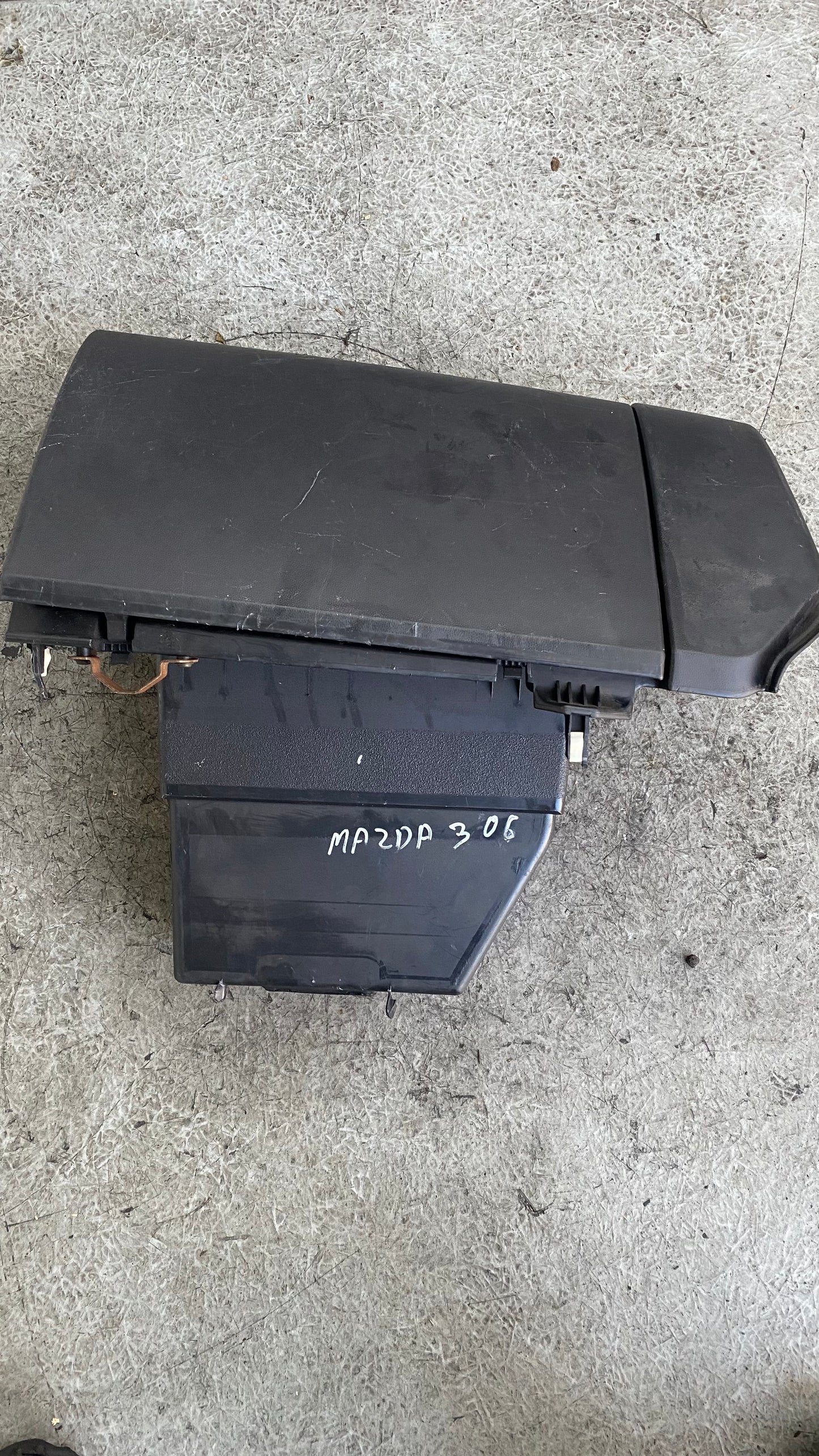 GUANTERA MAZDA 3 2006