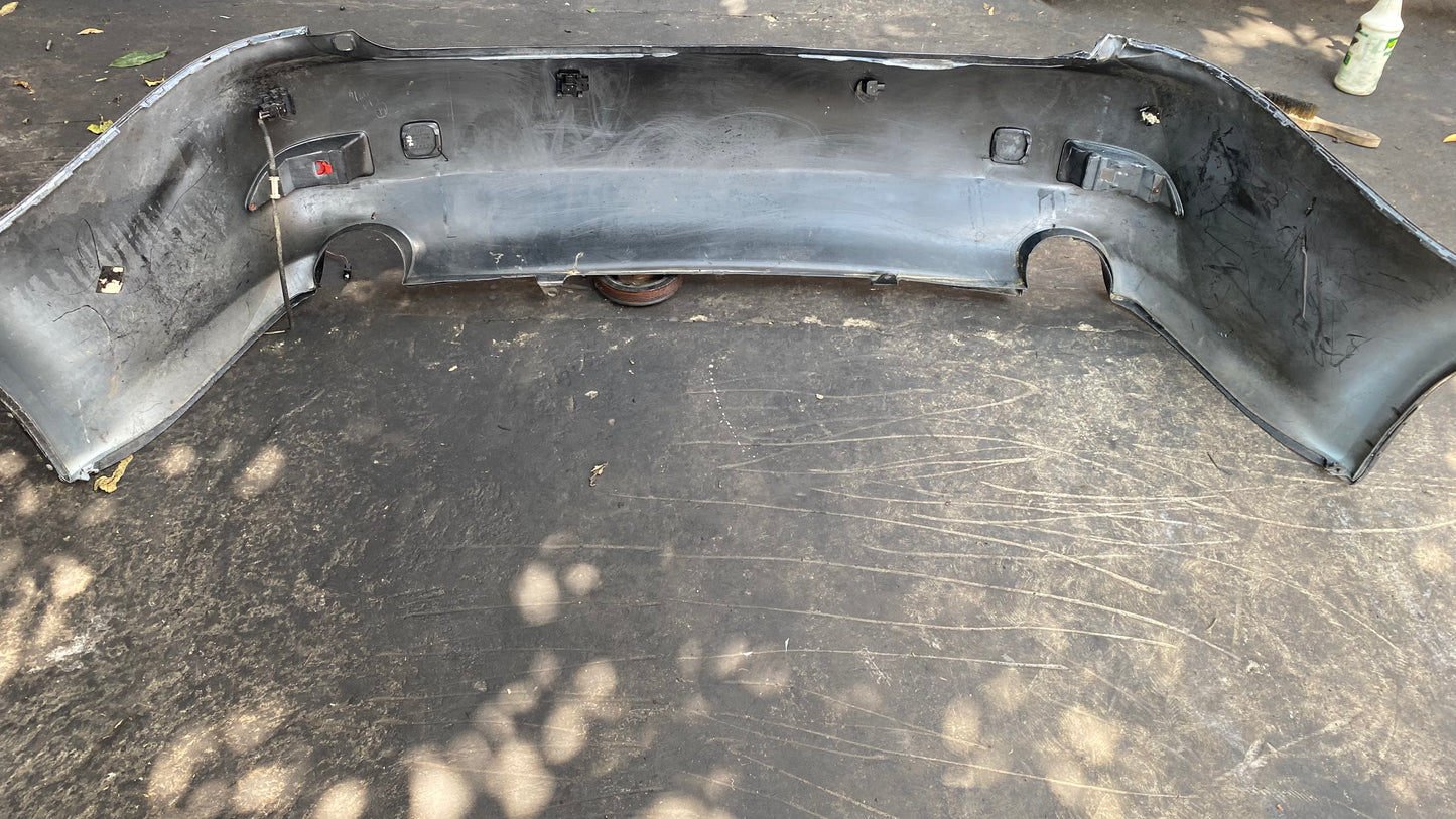 BUMPER TRASERO MAZDA 3 2005