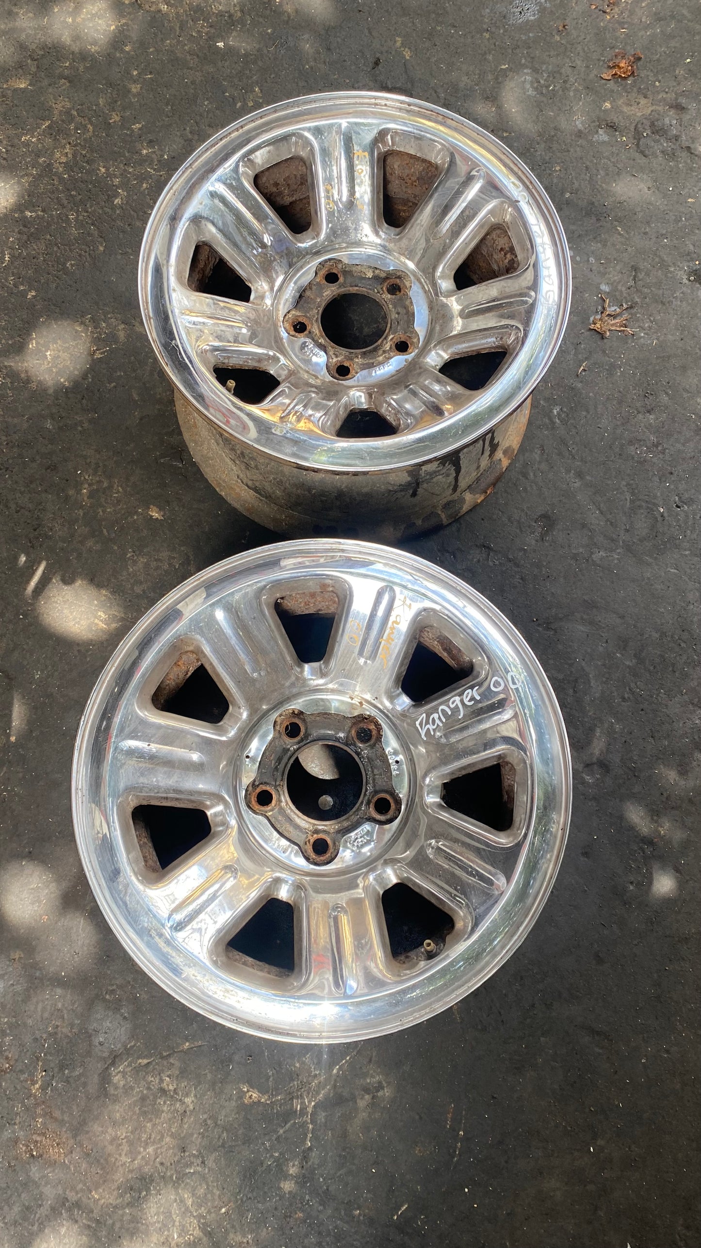 PAR DE AROS FORD RANGER 2000