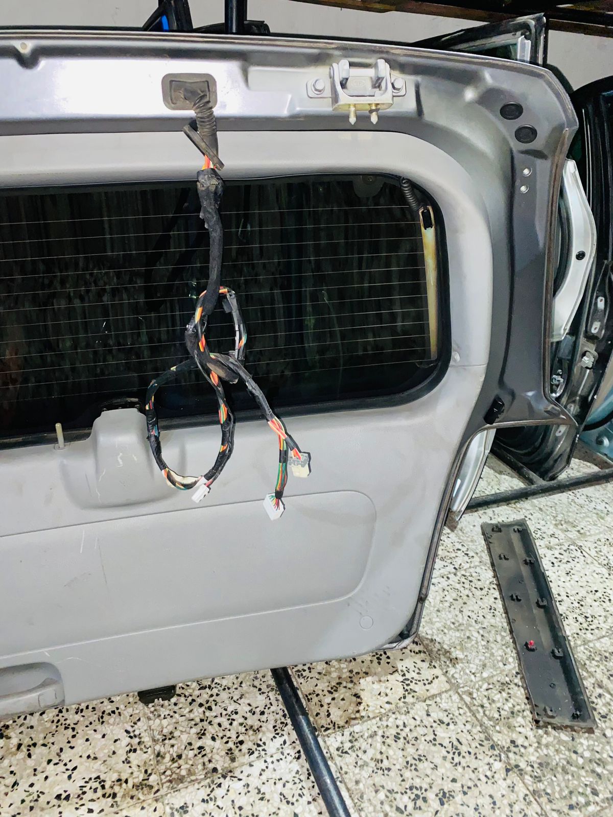 COMPUERTA KIA SORENTO 2001-2009